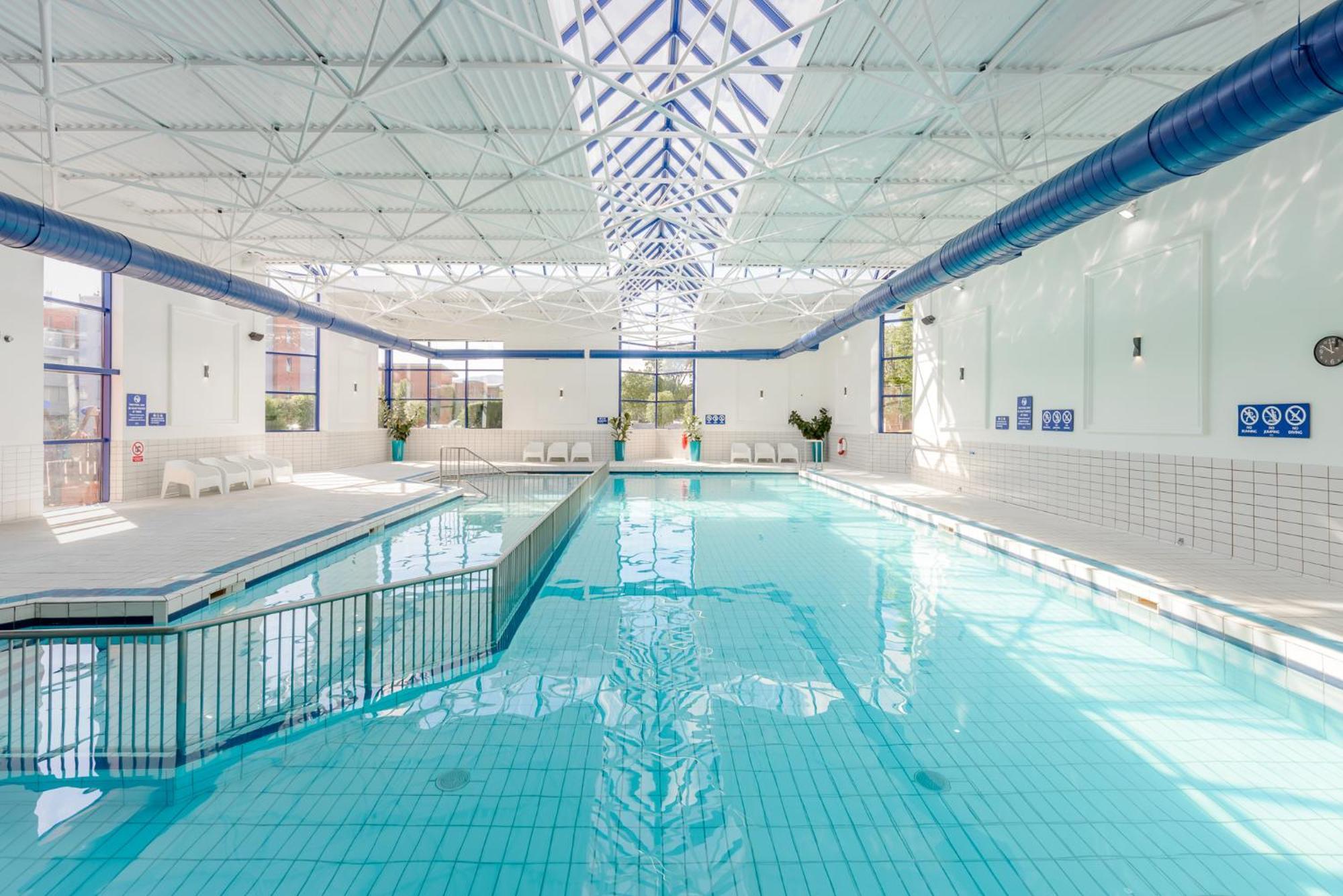 Hotel Киларни Екстериор снимка